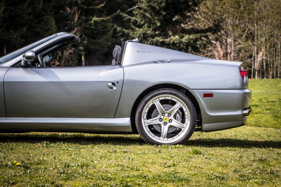 Детали экстерьера Ferrari 575 Superamerica 2005 года  (фото 28 из 79)